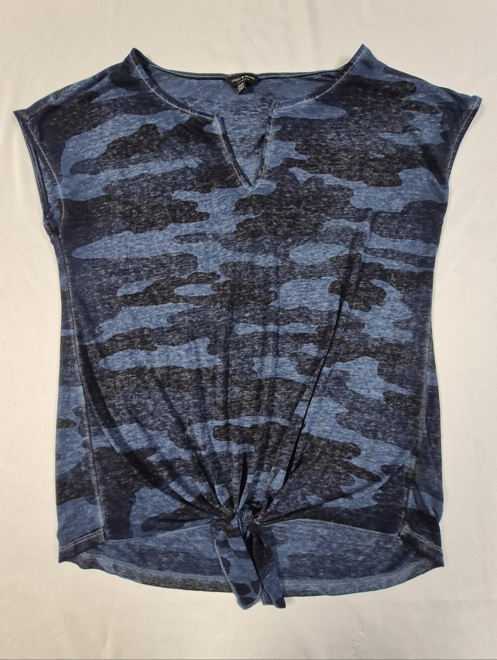 Lucky Brand Women's Blue Camo Tie Front Top Burnout V-Neck Short Sleeve Blouse
